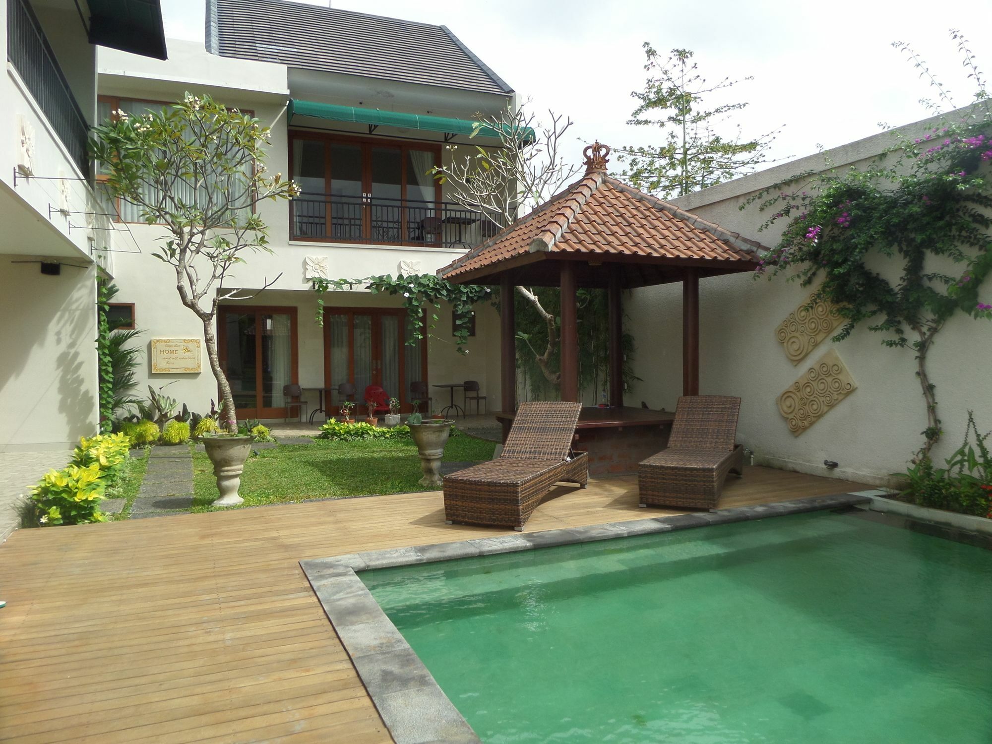 Royal Majesty Villas Kuta Lombok Exterior foto